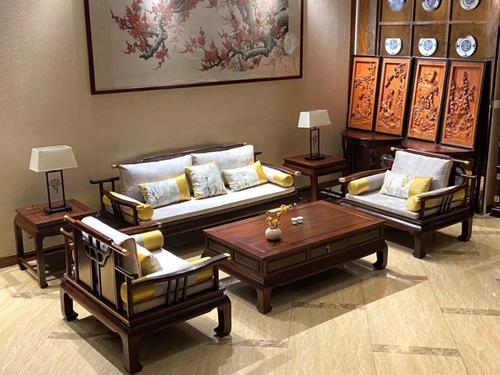 东非酸枝系列产品大特价东非酸枝家具精湛的设计制作,体现在造型上